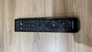 Televisor Samsung LCD 32, con mando y cable
