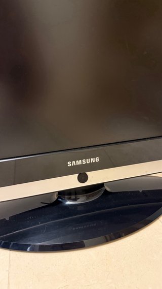 Televisor Samsung LCD 32, con mando y cable