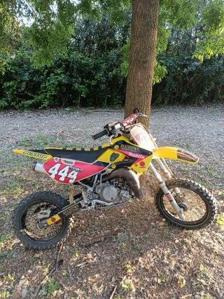 Suzuki 65cc Motocross Roja y Amarilla