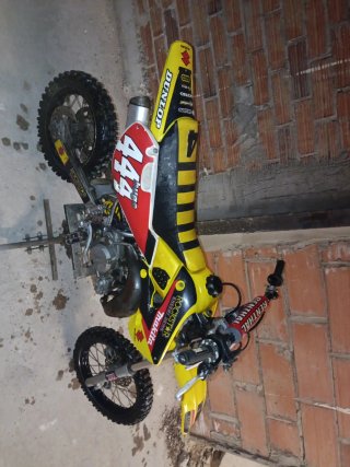 Suzuki 65cc Motocross Roja y Amarilla