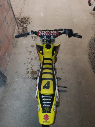Suzuki 65cc Motocross Roja y Amarilla