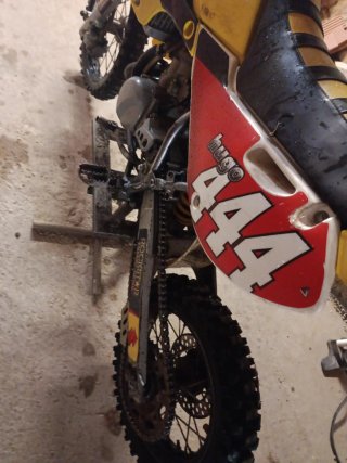 Suzuki 65cc Motocross Roja y Amarilla