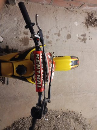 Suzuki 65cc Motocross Roja y Amarilla