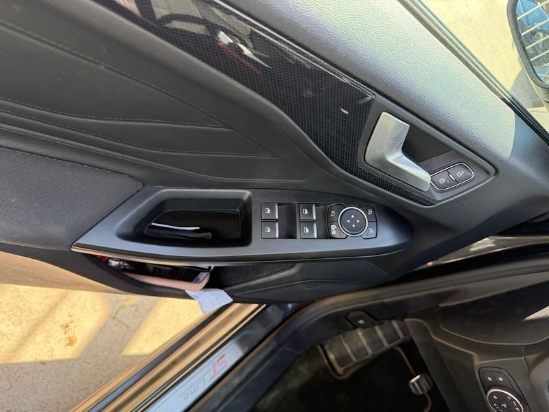 Ford Focus 1.0 Ecoboost ST-Line 2020, foto 2