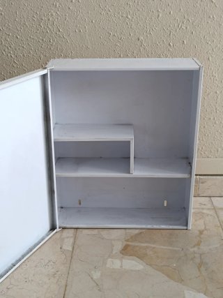 Armario vintage botiquín metálico blanco