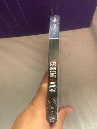 Resident Evil 4 edición steelbook (PlayStation 4)