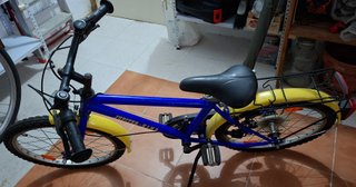 Bicicleta Azul y Amarilla