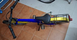 Bicicleta Azul y Amarilla