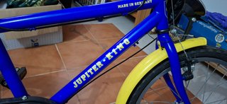 Bicicleta Azul y Amarilla