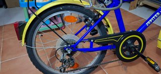 Bicicleta Azul y Amarilla