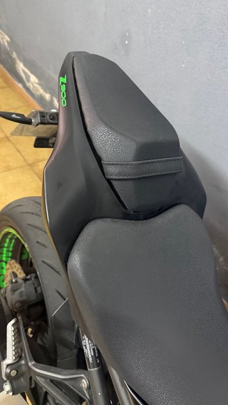 Kawasaki Z900 Naked Negra y Verde