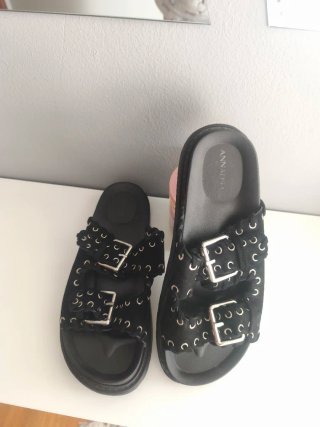 Chanclas negras Annalisa hebillas talla 39