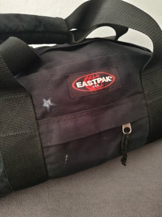Bolso deportivo Eastpak negro