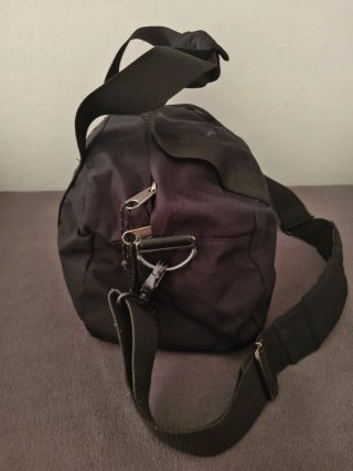 Bolso deportivo Eastpak negro