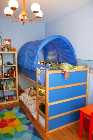 Cama KURA IKEA (90X200) color azul