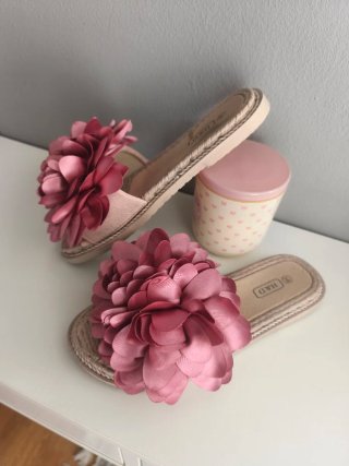 Chanclas H&D flores rosas talla 38