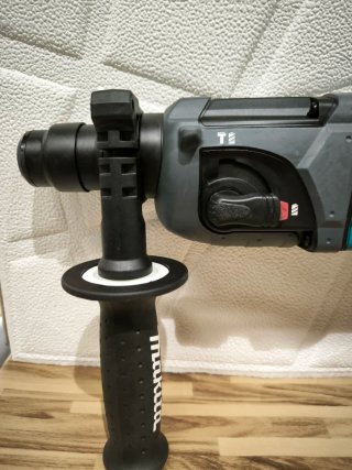 Taladro Percutor Makita HR2230 A estrenar