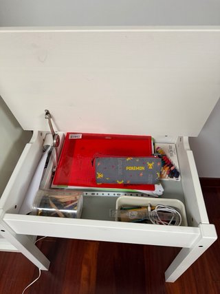 Pupitre blanco madera + silla + flexo