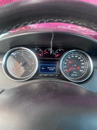 Peugeot 508 SW 2012
