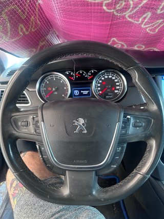 Peugeot 508 SW 2012