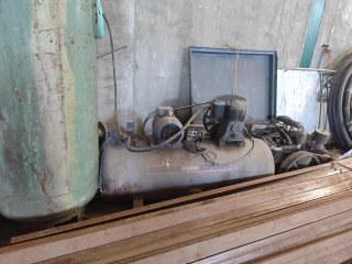 Máquina de cerrajería azul