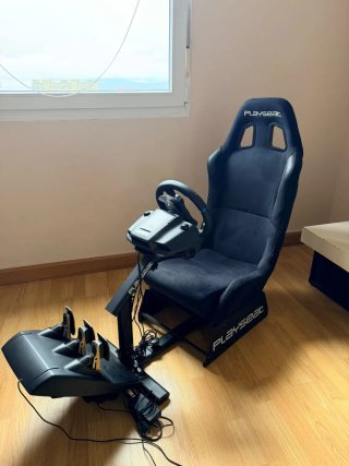 Playseat + Logitech G29 Volante y Pedales