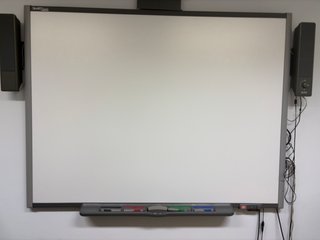 SMART Board SB680 77 pulgadas + altavoces SBA-V