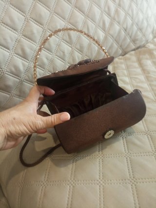 Bolso de fiesta marrón con pedrería