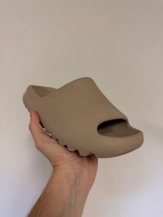 Chanclas Yeezy Slide Beige