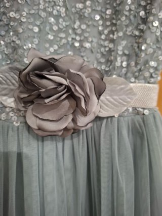 Vestido fiesta lentejuelas y tul, 2 cinturones