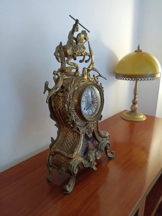 Reloj de sobremesa de bronce