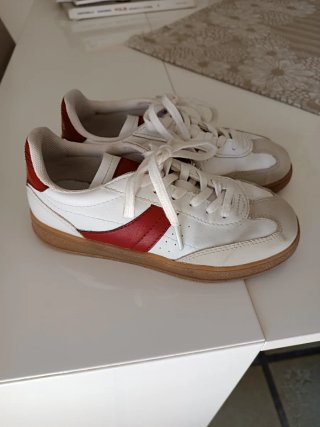 Scarpe bimbo Zara bianche e rosse n. 32