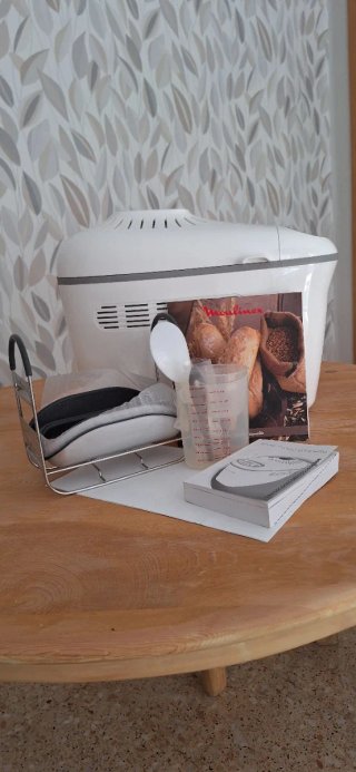 Panificadora Moulinex con soporte baguette