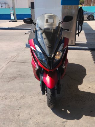 Kymco Superdink 125cc Maxi Scooter Roja