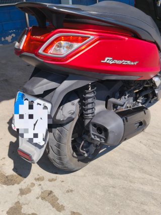 Kymco Superdink 125cc Maxi Scooter Roja