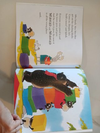 Hugless Douglas Goes to Little School by David ...