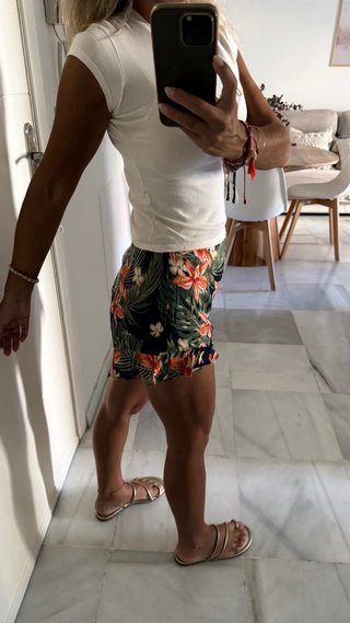 Shorts Zara Estampado Floral con volante