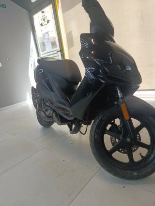 Yamaha Jog RR Negra