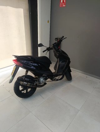 Yamaha Jog RR Negra