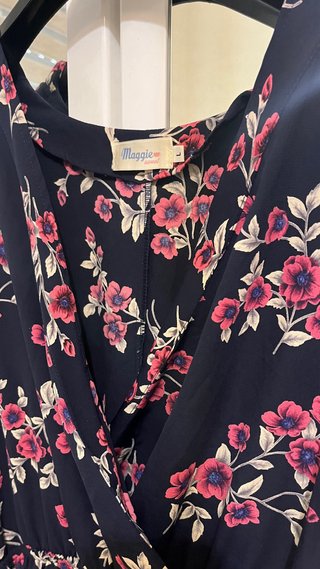Mono corto floral con flecos talla L