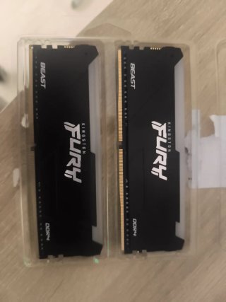 Kingston Fury Beast RGB DDR4 3200MHz RAM
