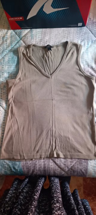 Camiseta tirante ancho verde militar Talla L