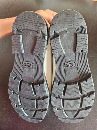 Botines UGG blancos y negros - Talla 40