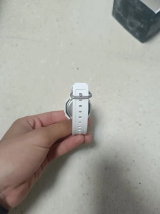 Reloj G-Shock Blanco WR20BAR