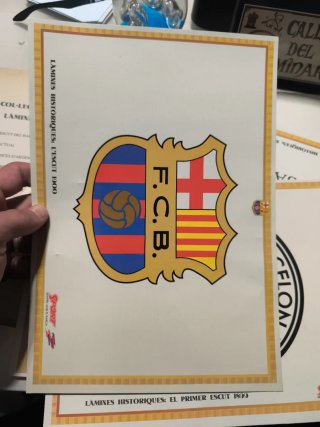 Colección Pins Históricos FC Barcelona y laminas