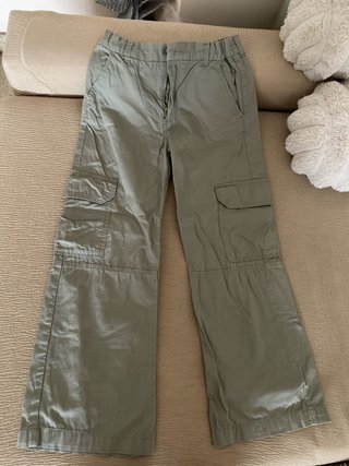 Pantalones cargo verdes anchos