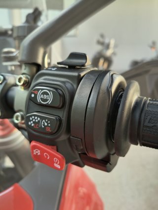 MV Agusta Enduro Veloce Roja y Plata