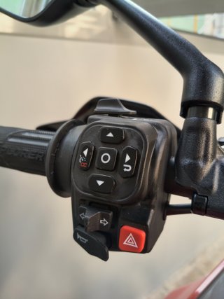 MV Agusta Enduro Veloce Roja y Plata