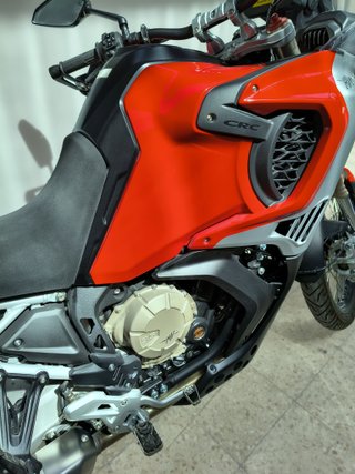 MV Agusta Enduro Veloce Roja y Plata