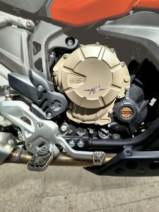 MV Agusta Enduro Veloce Roja y Plata